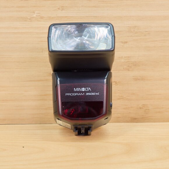 Minolta Maxxum 3xi 35mm SLR Camera, 35-80 mm AF Lens, Program 3500xi Flash - Picture 8 of 9